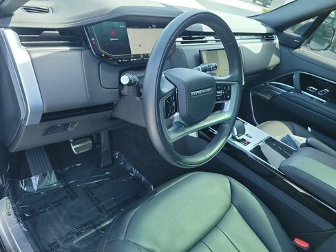 Used 2025 Land Rover Range Rover Long Wheelbase SE AWD/4WD image 25