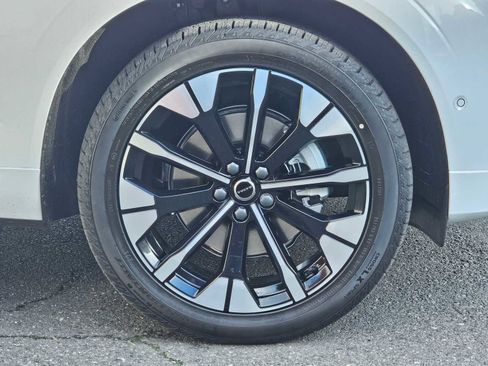 New 2026 Volvo XC60 B5 Plus w/ Protection Package Premier image 9