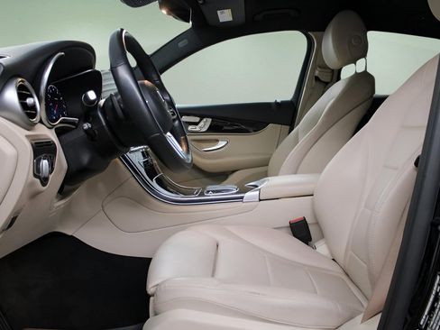 Used 2022 Mercedes-Benz GLC 300 4MATIC Coupe image 2