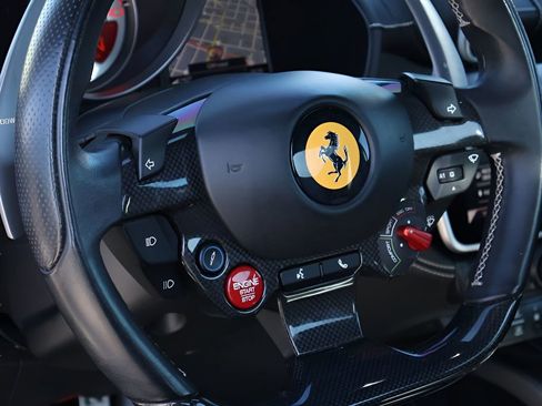 Used 2020 Ferrari Portofino RWD image 26