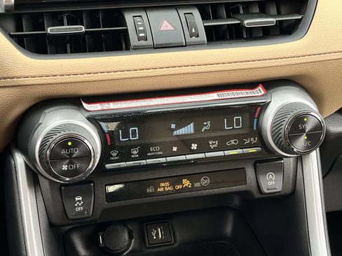 Used 2025 Toyota RAV4 XLE Premium FWD image 18