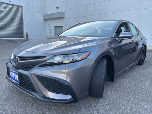 Used 2023 Toyota Camry SE w/ Cold Weather Package AWD/4WD image 5