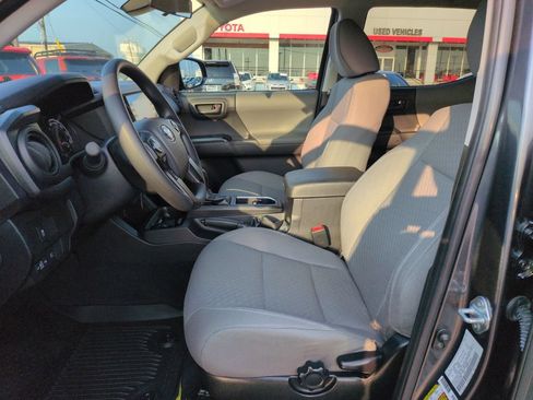 Used 2023 Toyota Tacoma SR AWD/4WD image 9