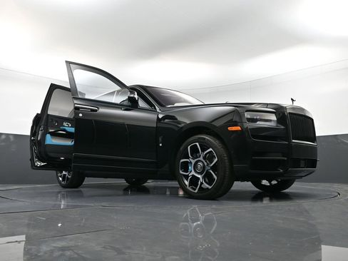 Used 2024 Rolls-Royce Cullinan Black Badge w/ Driver's Package image 43