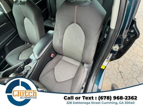 Used 2019 Toyota Camry LE FWD image 9