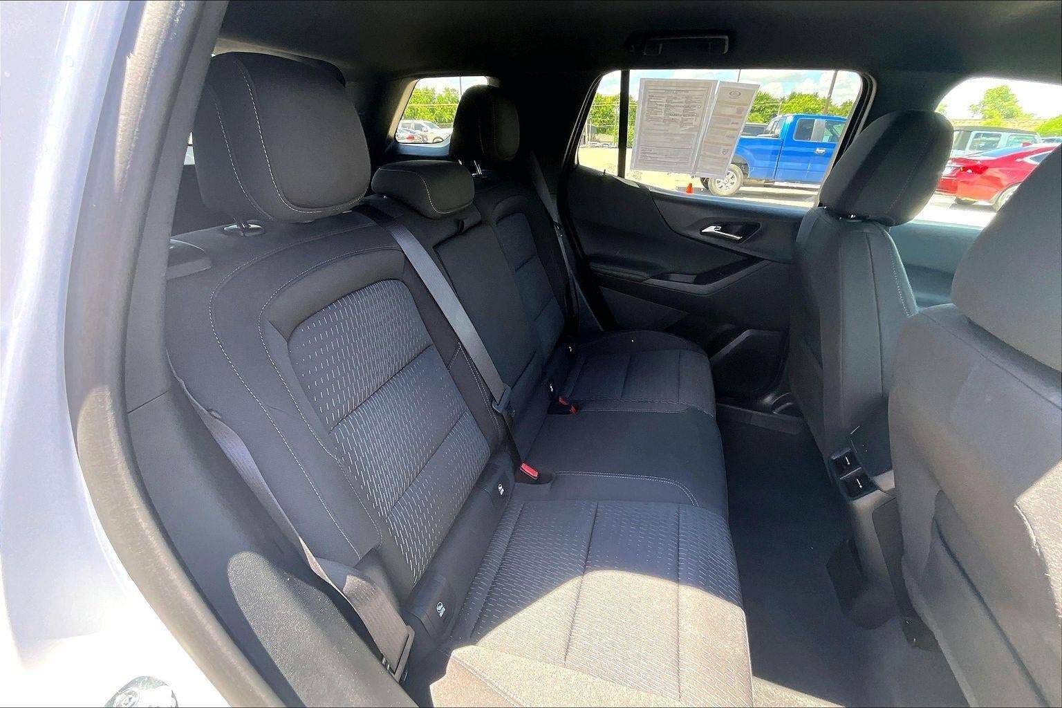 Used 2026 Chevrolet Equinox LT FWD image 24