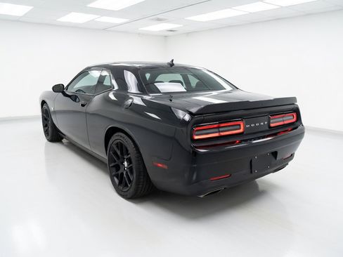 Used 2015 Dodge Challenger R/T Scat Pack w/ Scat Pack Appearance Package RWD image 6