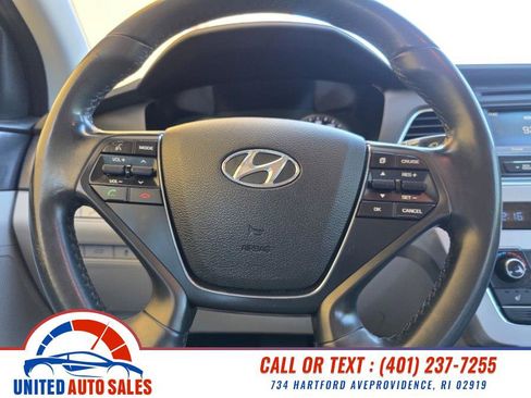 Used 2015 Hyundai Sonata Sport w/ Option Group 03 FWD image 17