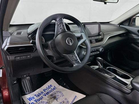 Used 2023 Nissan Altima 2.5 SV image 9