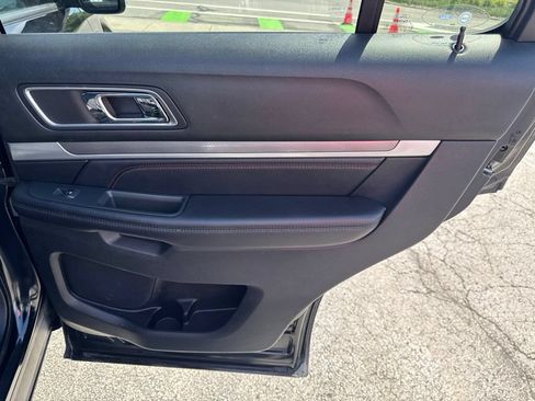Used 2018 Ford Explorer Sport AWD/4WD image 34