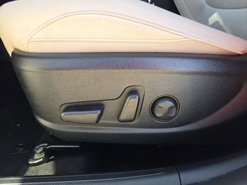 Certified 2021 Kia Seltos EX image 16