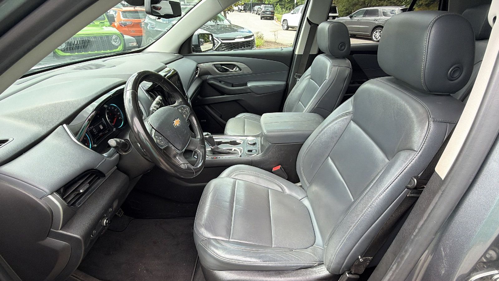 Used 2019 Chevrolet Traverse LT w/ LT Premium Package FWD image 17