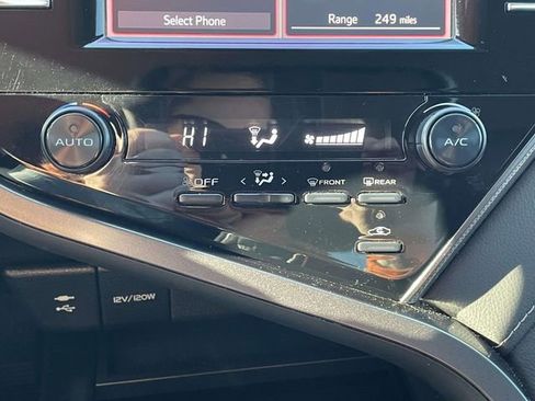 Used 2019 Toyota Camry SE image 23