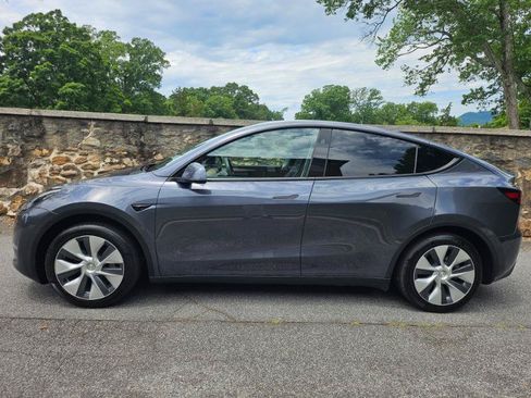 Used 2023 Tesla Model Y Long Range AWD/4WD image 8