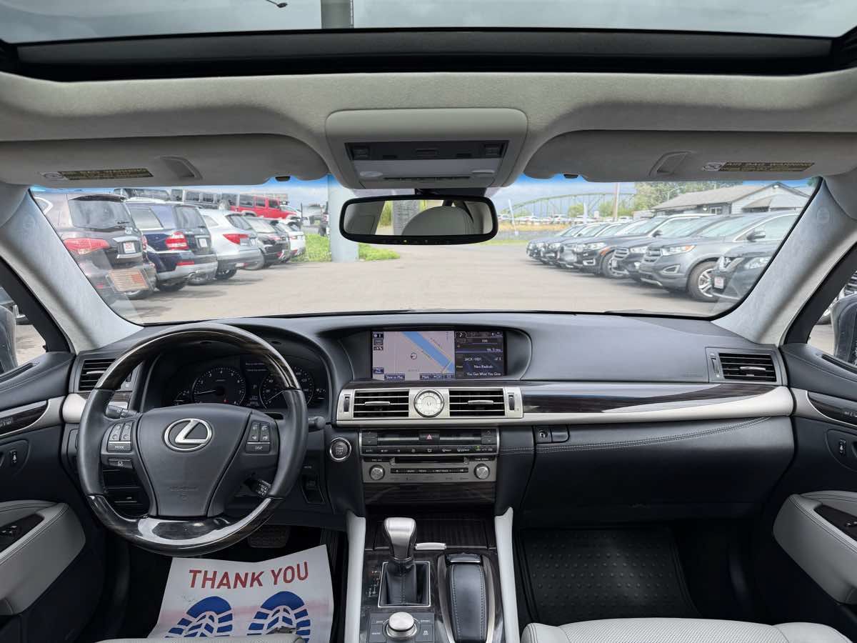 Used 2014 Lexus LS 460 w/ Comfort Package RWD image 18