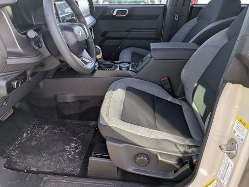 New 2025 Ford Bronco 4-Door image 19