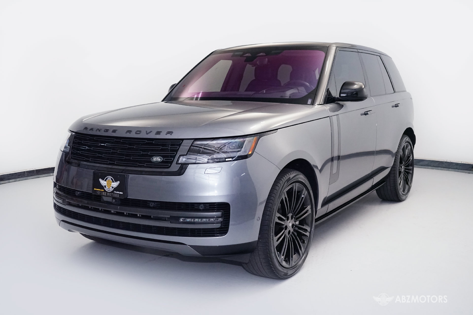 Used 2023 Land Rover Range Rover SE AWD/4WD image 2