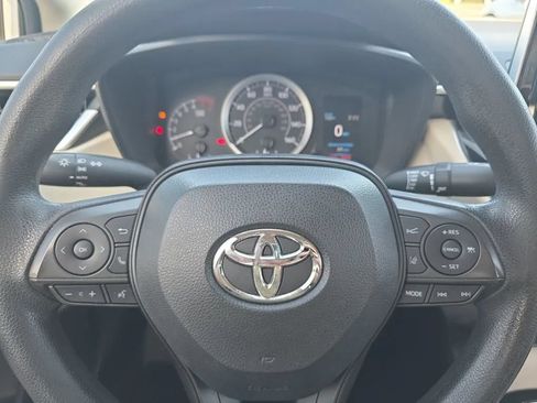 Used 2020 Toyota Corolla LE FWD image 16