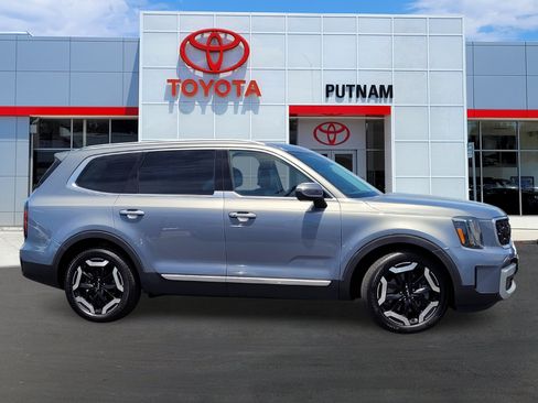 Used 2023 Kia Telluride EX AWD/4WD image 3