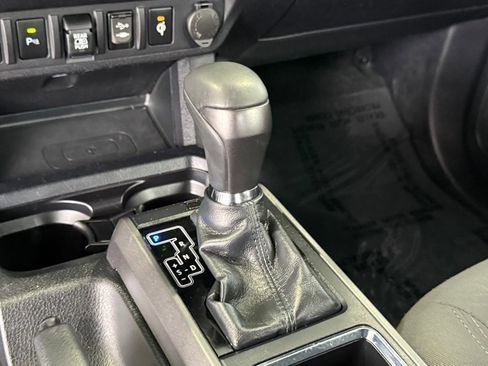 Used 2019 Toyota Tacoma TRD Sport image 24