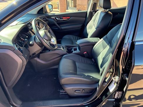 Used 2022 Nissan Rogue Sport SL w/ Premium Package image 23