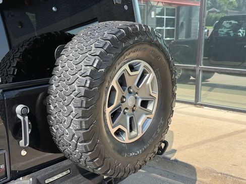 Used 2016 Jeep Wrangler Rubicon w/ Power Convenience Group AWD/4WD image 60