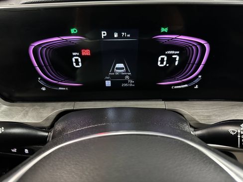 Used 2025 Kia Telluride AWD image 28
