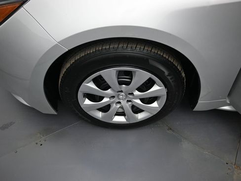 Used 2025 Toyota Corolla LE FWD image 32