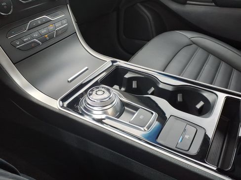 Used 2020 Ford Edge SEL w/ Convenience Package image 15