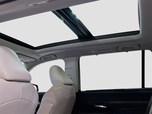 New 2026 Toyota Grand Highlander Limited image 22