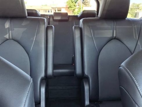 Used 2025 Toyota Grand Highlander AWD image 30