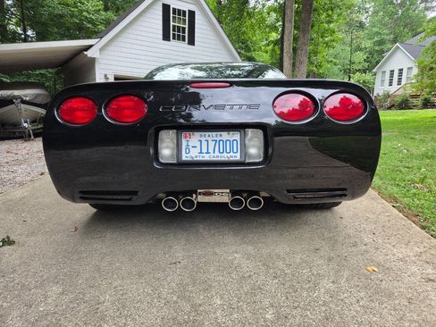 Used 2004 Chevrolet Corvette Z06 w/ Memory Package RWD image 6