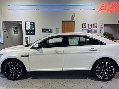 Used 2017 Ford Taurus SEL w/ Equipment Group 201A image 7