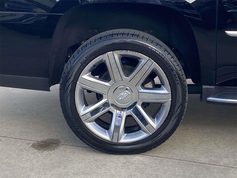 Used 2020 Cadillac Escalade ESV Luxury image 44