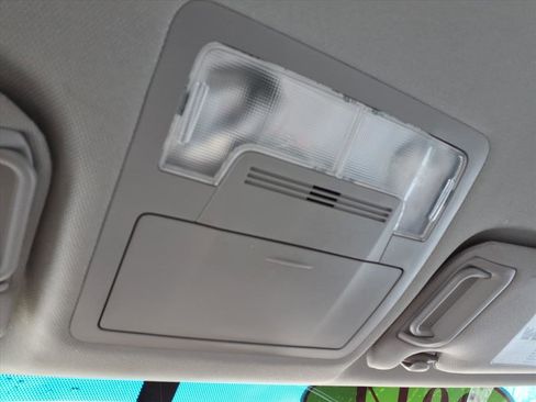 Used 2014 Toyota Camry L image 23