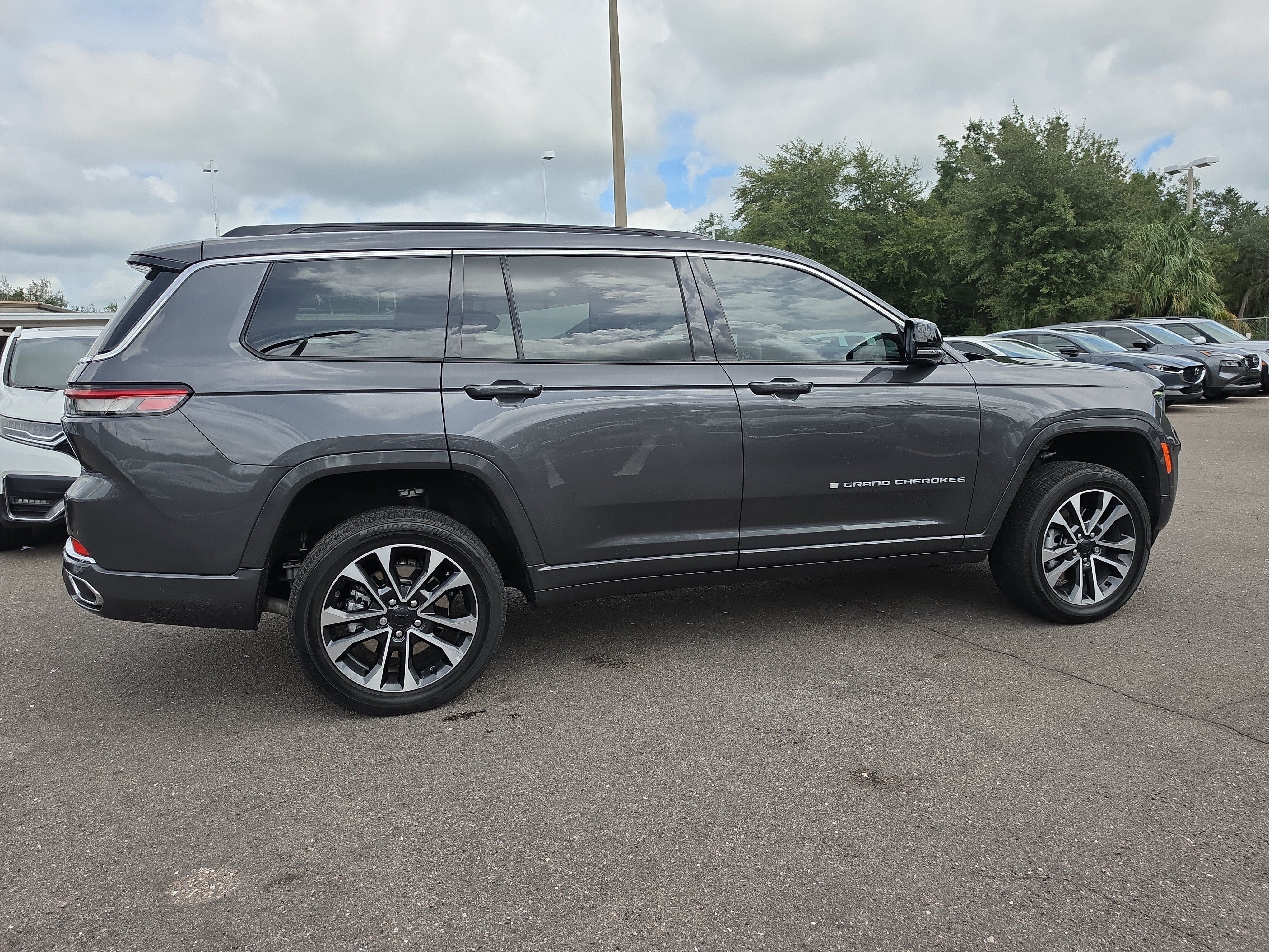 Used 2024 Jeep Grand Cherokee L Overland AWD/4WD image 9