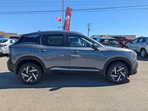 New 2026 Nissan Kicks SV image 2