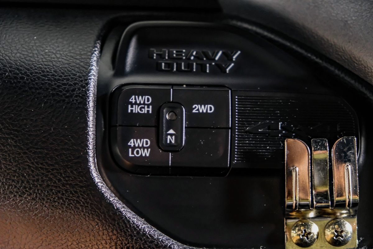 Used 2024 RAM 3500 Big Horn AWD/4WD image 24