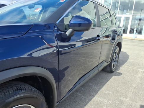 Used 2025 Nissan Rogue SV image 5