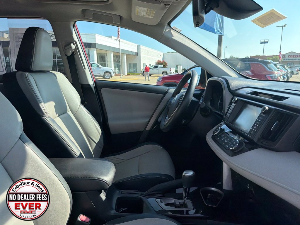 Used 2017 Toyota RAV4 Limited FWD image 2