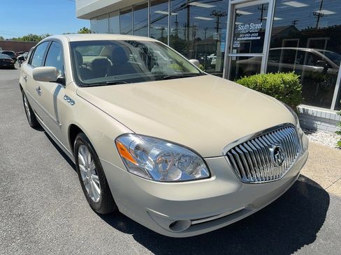 Used 2011 Buick Lucerne CXL FWD image 2
