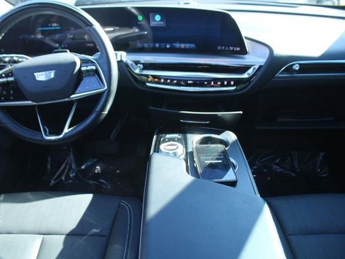 Used 2024 Cadillac Lyriq Sport image 13