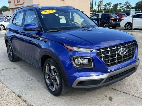 Used 2022 Hyundai Venue SEL FWD image 3