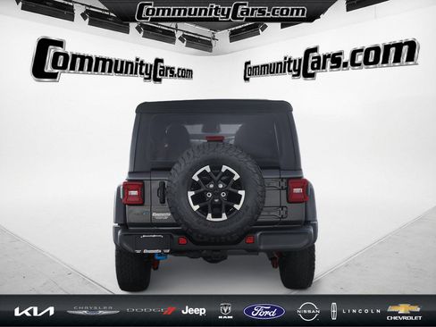 Used 2025 Jeep Wrangler Unlimited Rubicon 4xe w/ Convenience Group image 5