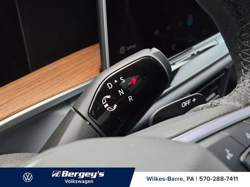 New 2026 Volkswagen Tiguan SEL R-Line AWD/4WD image 21