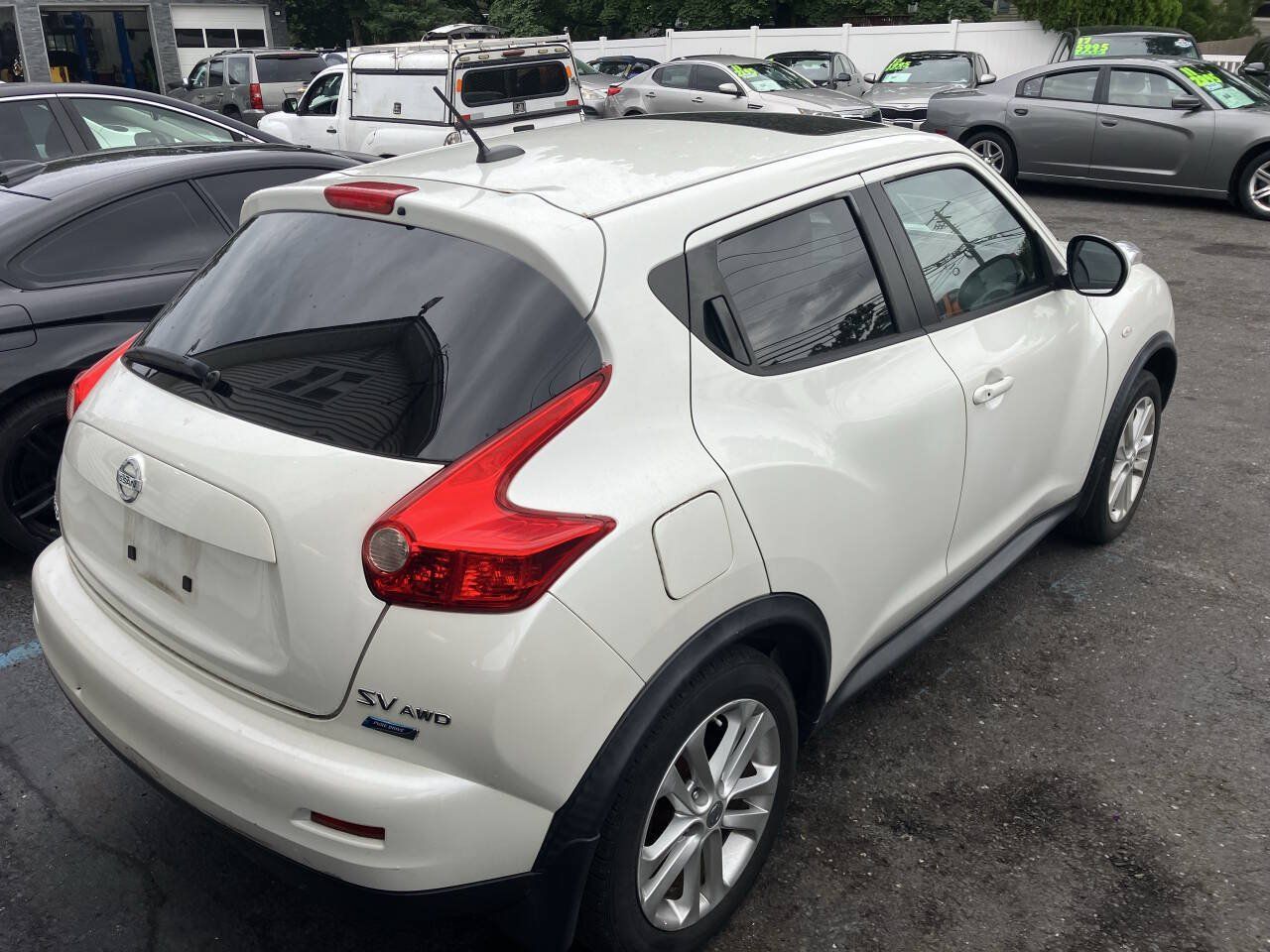 Used 2014 Nissan Juke SV AWD/4WD image 3