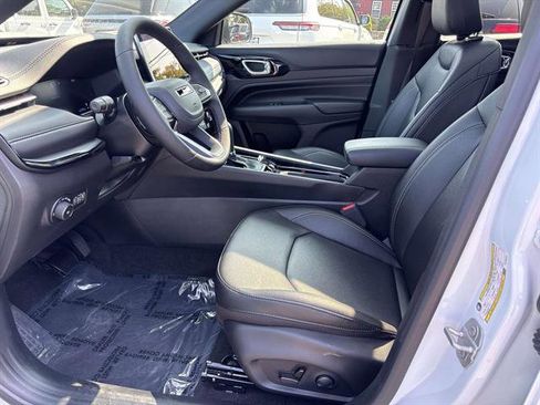 Certified 2024 Jeep Compass Limited w/ High Altitude Package image 9