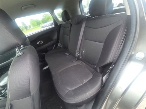 Used 2017 Kia Soul FWD image 15