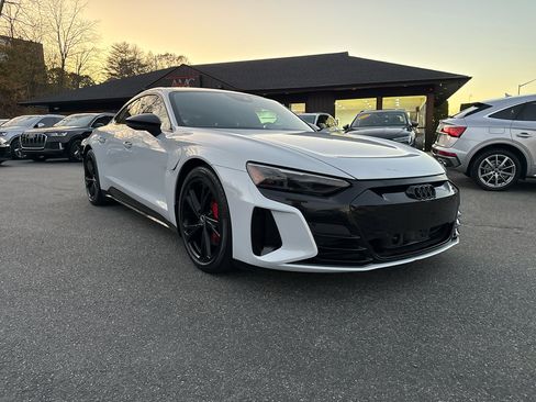 Used 2022 Audi e-tron GT Premium Plus w/ Performance Package image 7