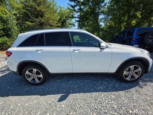 Used 2018 Mercedes-Benz GLC 300 4MATIC image 4